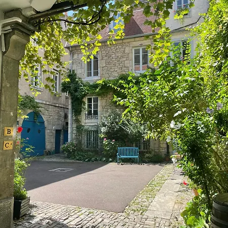 Besancon: Charmant Duplex Au Pied De La Citadelle Exterior photo