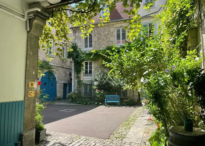 Besancon: Charmant Duplex Au Pied De La Citadelle