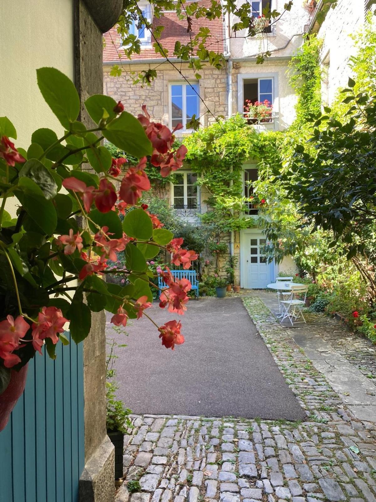 Apartment Besancon: Duplex Au Pied De La Citadelle Besancon
